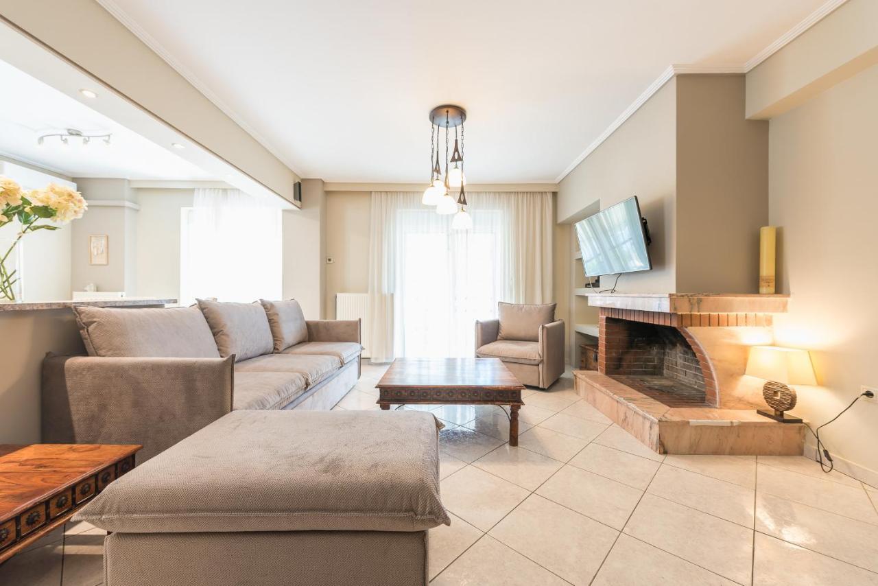 Luxury And Spacious Apt For 6 Guests Atena Exterior foto